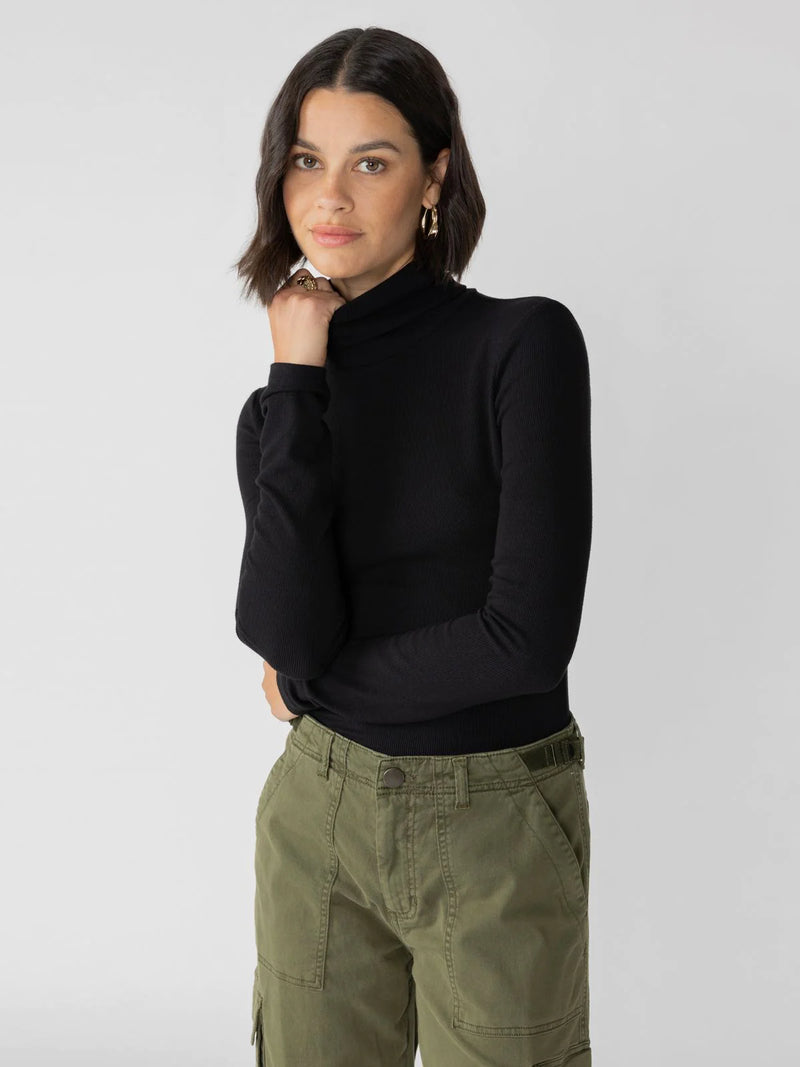 Essential Turtleneck Top | Black