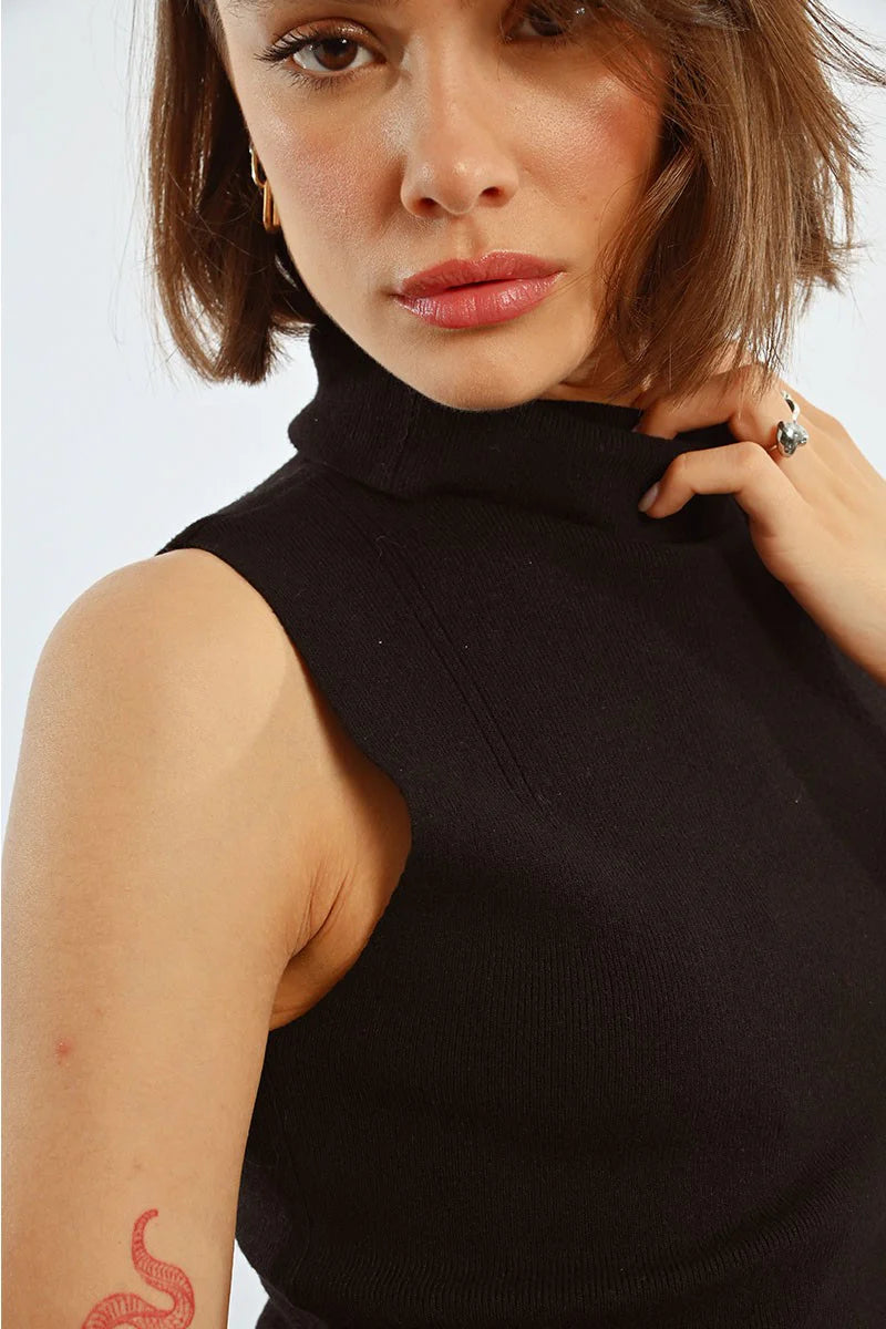 Sleeveless Turtleneck Sweater | Black